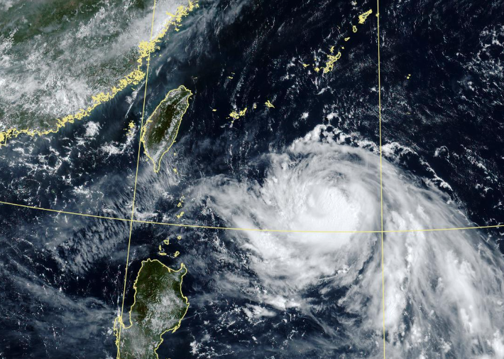 中颱楊柳增強、快速接近台灣! 預估今下午發布「陸上颱風警報」